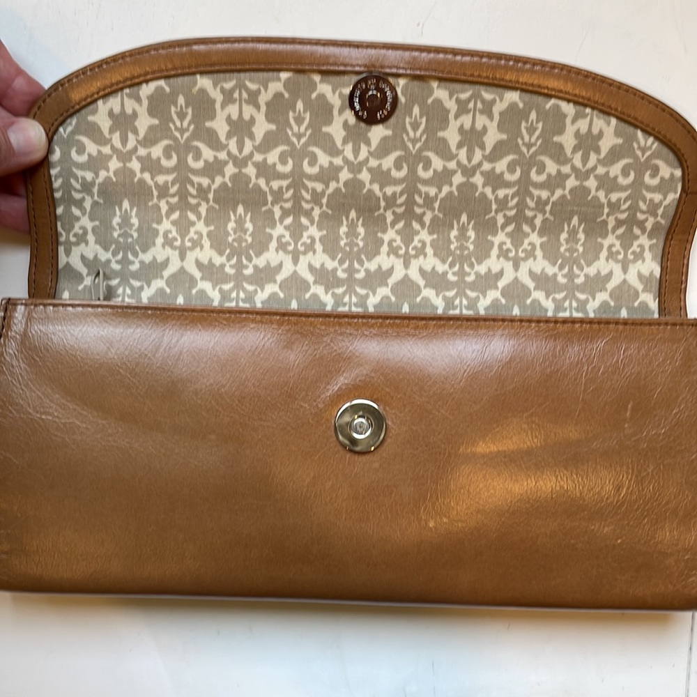 Hobo Light Brown Leather Clutch - Picture 4 of 12
